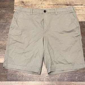 MENS Gray Shorts SIZE 40.